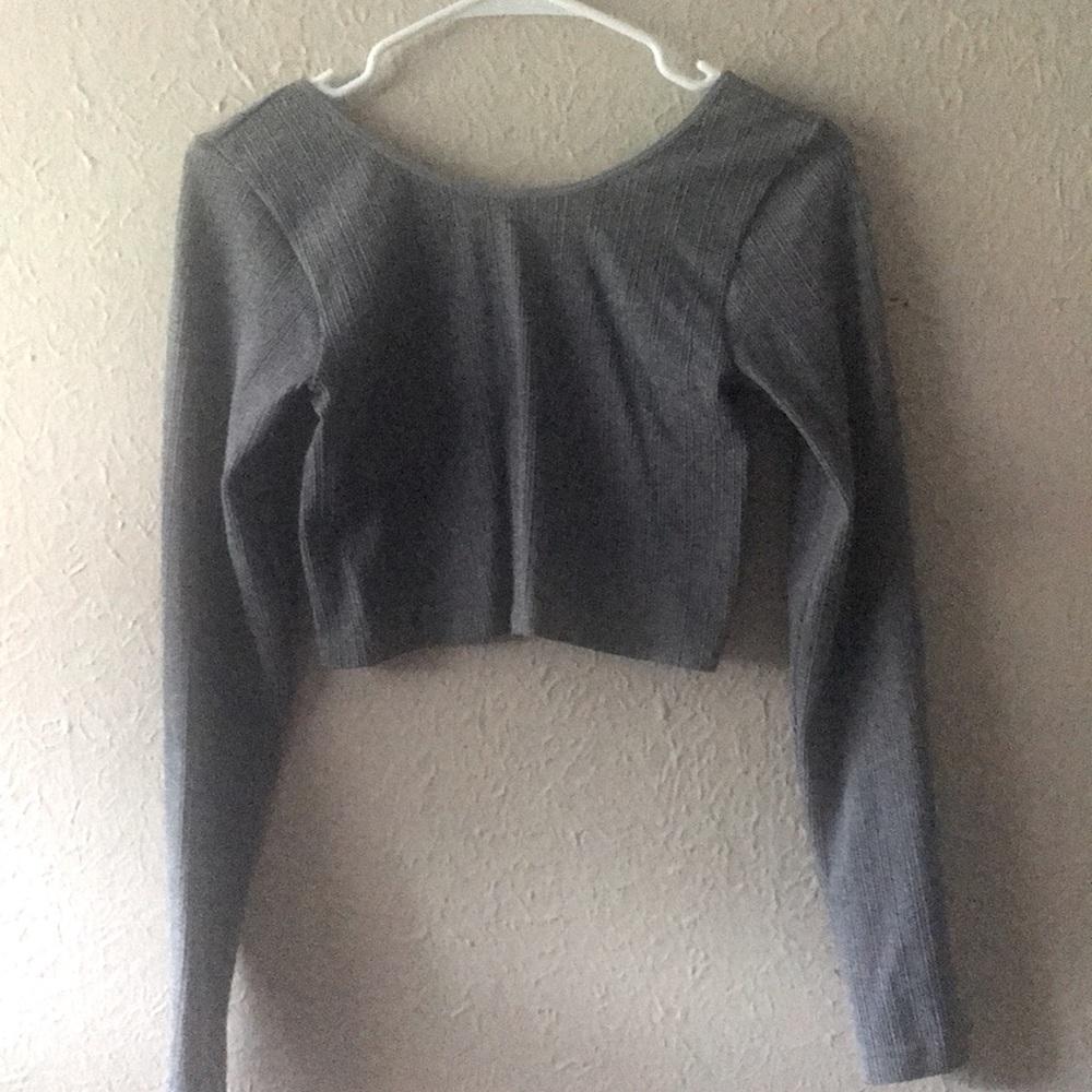 Long sleeve cropped t shirt size medium-large
